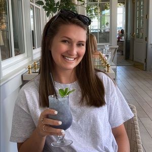 Meet your Posher, Lauren